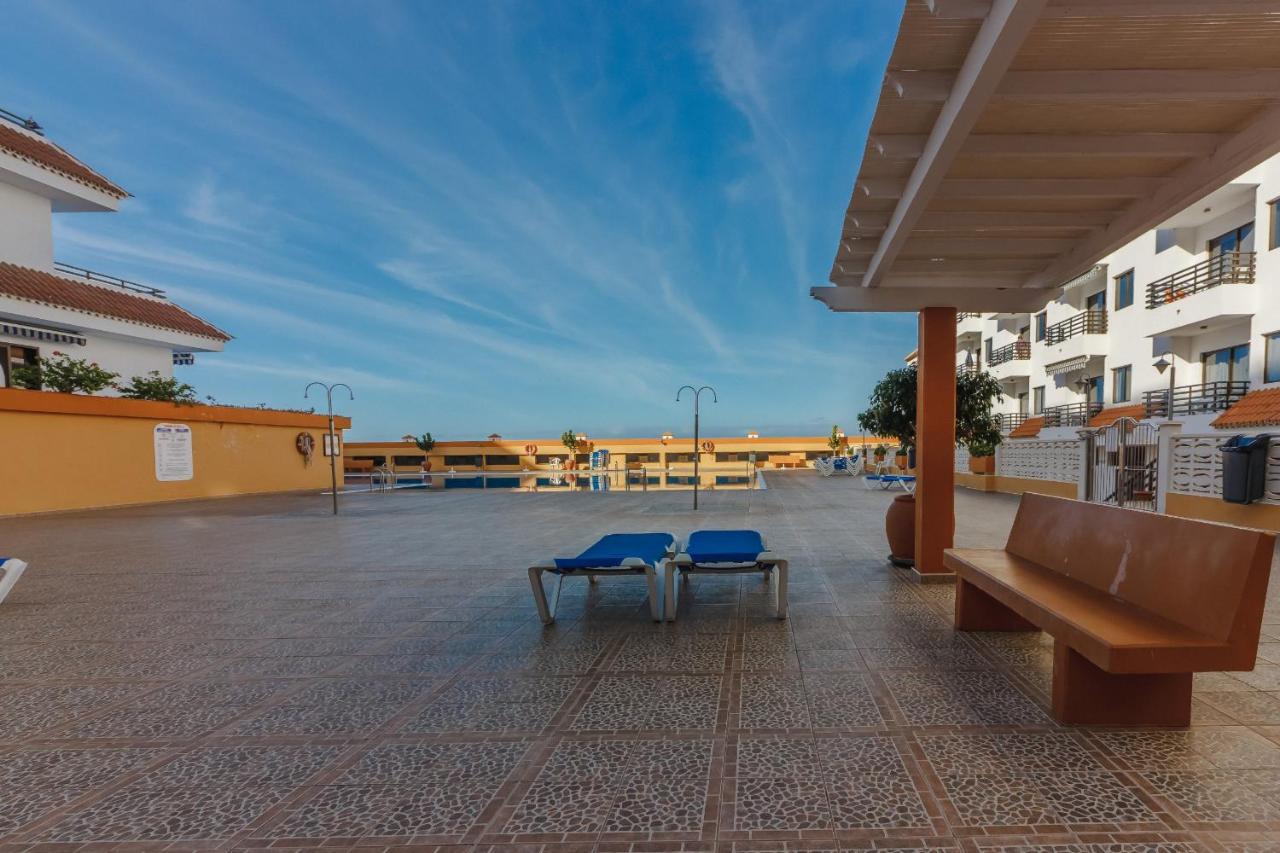 Seguro Spacious Apartment With Roomy Terrace Puerto de Santiago  Buitenkant foto